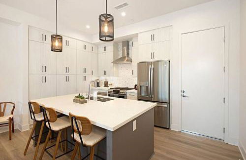 Luxury NEW Residence with Private Rooftop, Downtown in minutes - Foto 33