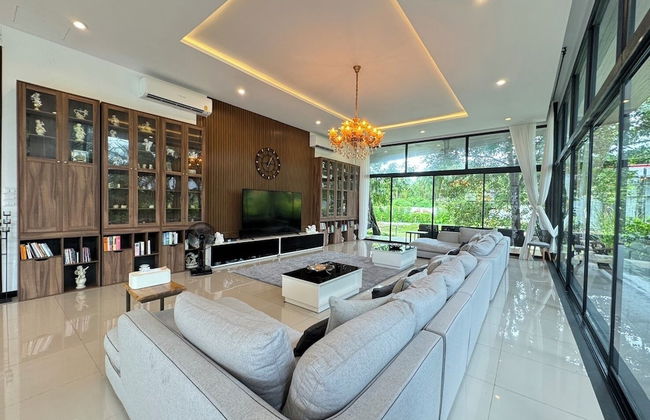 Huge Pool Villa with Private Lake - Foto 27