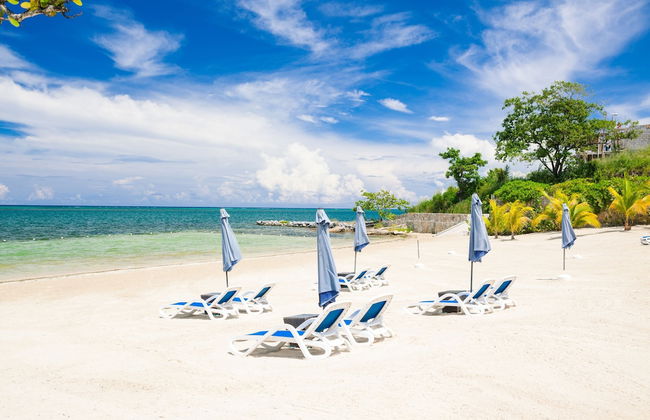 Pristine Bay Beach Villa 104 - Photo 36