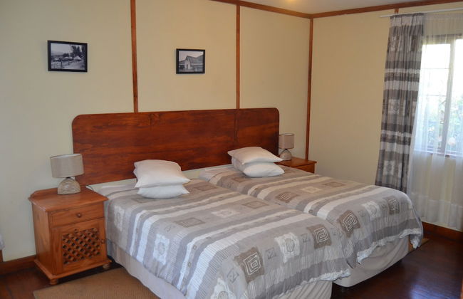 Log Cabin & Settlers Village - Photo 15