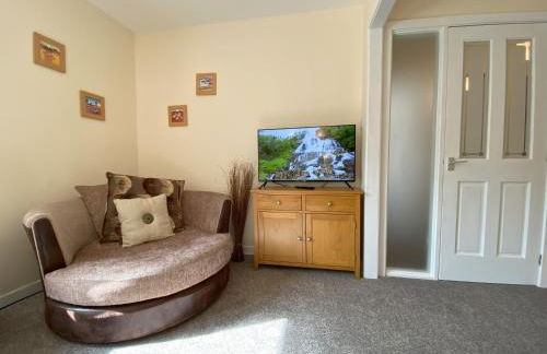 Treetops - Bright 2 Bed Flat - Super Location - Photo 19
