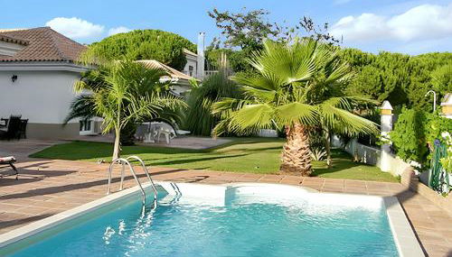 Elegant Villa in Nuevo Portil with Shared Pool - Foto 1