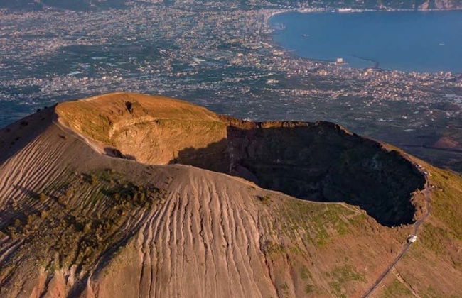 Excursión al Monte Vesubio por libre - Foto 1