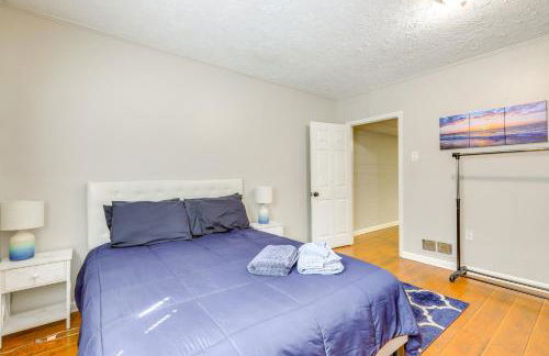 Deck and Game Room Family Home in Stockbridge! - Foto 24