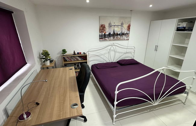 Separate One Bedroom Large Apartment in Slough - Foto 1