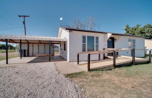 4 Mi to TTU Remodeled Retreat with Fenced Yard! - Foto 3