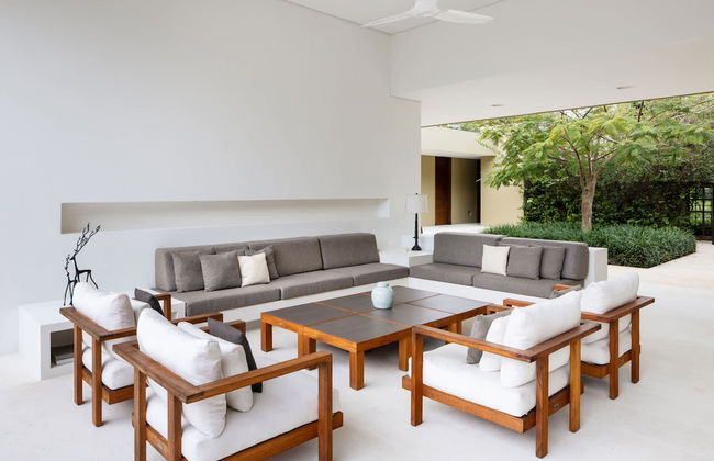 w Amazing 4BR Villa at Mesa de Yeguas - Photo 7