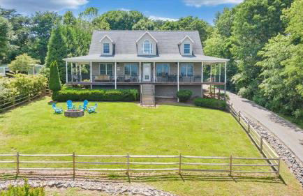 Lake Lookout - Private Home with lake views & Game room - Foto 1