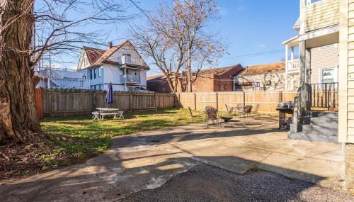 The B&W Haven 5BR Home with yard theater - Foto 5