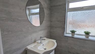 Family-Friendly 3-Bed House in Gateshead - Foto 5