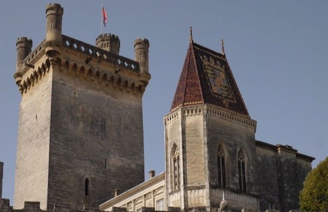 Beautiful Holiday Apartment in Uzes With Balcony - Foto 32