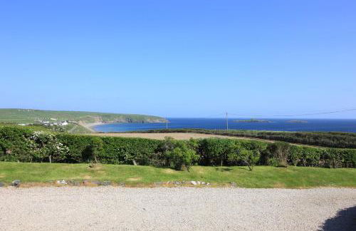Spacious seaside family house in Aberdaron with large garden and stunning sea views - Photo 29