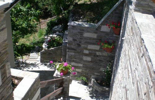 Άνετος χώρος με parking, αυλή και θαυμάσια θέα - Foto 20