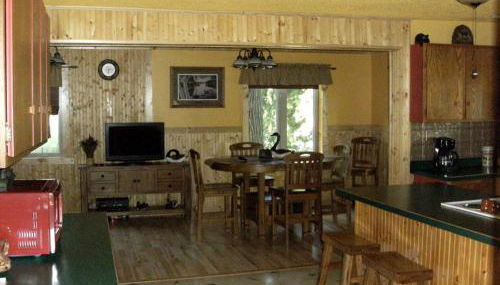 Delightful Riverfront Cabin Rental in Chippewa County near Eau Claire, Wisconsin - Foto 3