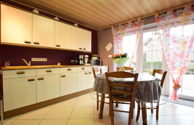 Cottage in Former Farmhouse in Tillet - Photo 9