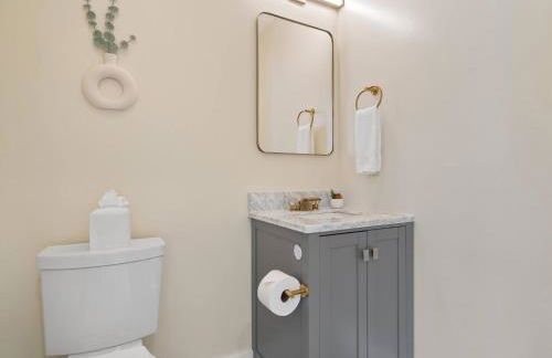 Luxe Retreat! Bar|Rooftop DT Views|Hot Tub|Arcade - Foto 37