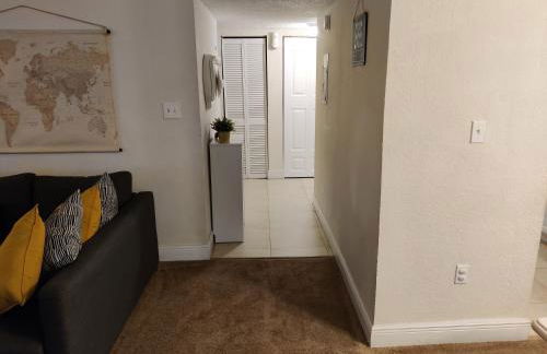 Beautiful 2-Bedroom Condo Near Universal and other Orlando Attractions, King Bed & Wi-Fi - Foto 9