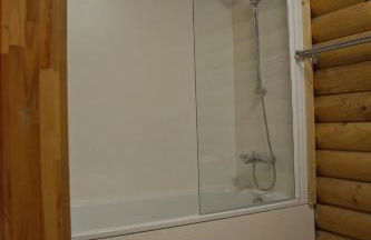 CHALET JACUZZI PRIVE, TERRASSE et VUE MONTAGNE DANS CAMPING 3 ETOILES - Foto 13