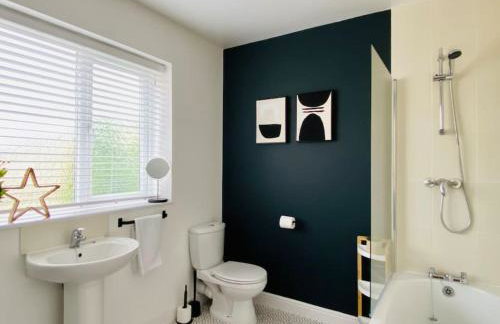 uSnooz I Charming 4-Bed Halifax Home with Garden - Foto 5