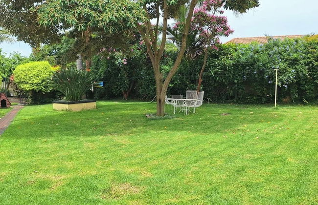 Charming 6-bed House With Swimming Pool in Harare - Foto 37