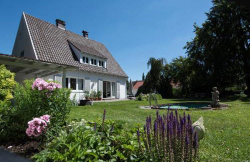 Haus Hirt - Idyllisch wohnen zwischen Augsburg und München - Foto 1