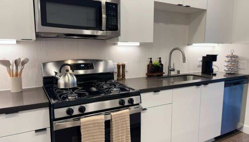 Modern Retreat 10 Min from Disneyland With Pool & Gym - Foto 5, stove, dishwasher, toaster