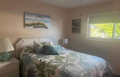 Gorgeous 2 Bedroom Waterfront Condo - Foto 22