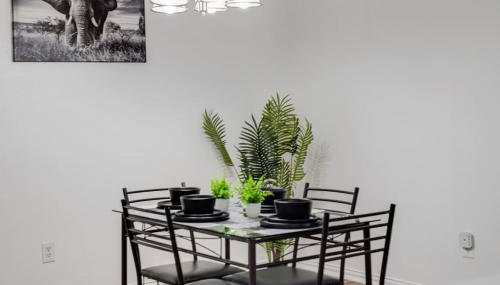 Tasteful 3BR I Free Parking I Workspace - Foto 5