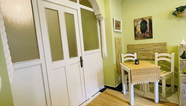 Charming Getaway in Casablanca Maroc, Cozy Home With Thoughtful Amenities - Foto 4, Sala de jantar