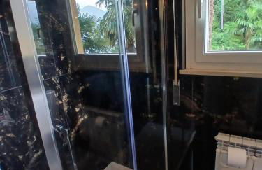 Apartment with Panoramic Lake View & Terrace in Pino, Lago Maggiore - Casa Roccia No 7 - Foto 20