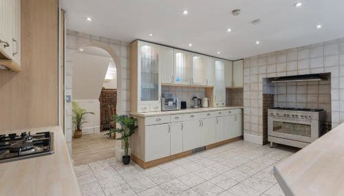 Parea Living - Spacious 4 Story House, Families, Big Groups - Foto 3