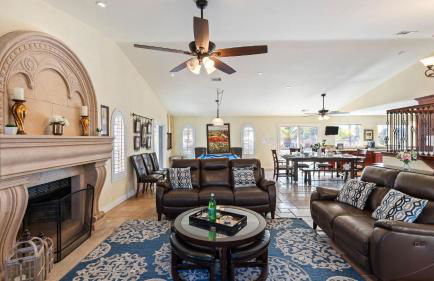 Chardonnay Charm by Avantstay Luxe Group Retreat w/ Pool Mins to Wineries - Foto 12