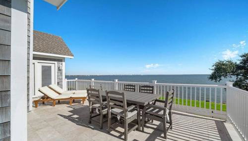 Stunning bayfront home with spacious deck and incredible Galveston Bay views - Foto 2