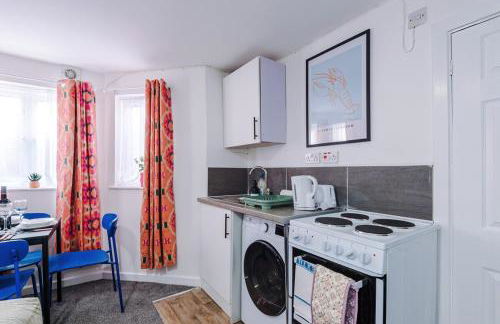 Jephsons Lodge Studio 5 - Free Parking, Prime, WiFi, Gorgeous Basement Studio - Foto 11