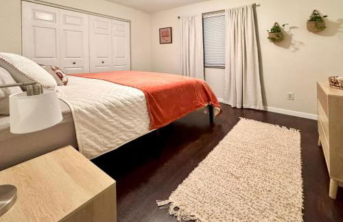 WiFi - Pet Friendly - Laundry - Short - Long Term - Foto 29