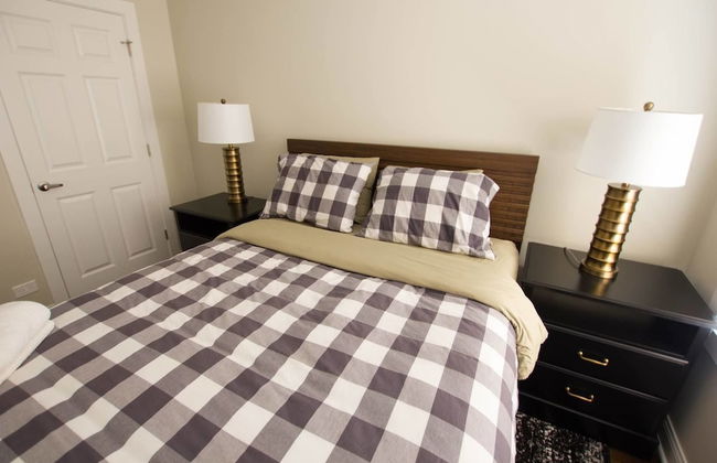 2 Level Home near Wrigley - Foto 7