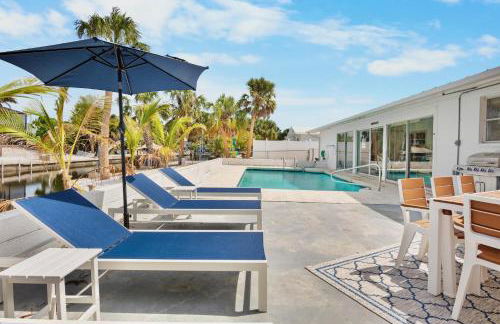 Coastal Charm - Photo 3