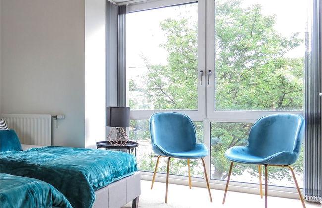 Tudors eSuites Park Central Townhouse Garden and Parking - Foto 1