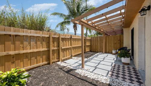 Beachside Bungalow- 2 minutes from the beach! - Foto 2