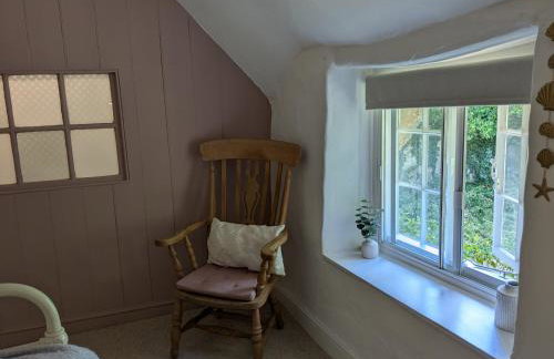 Period Thatched Cottage Towcester - Photo 15