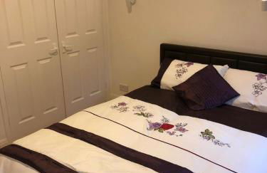 Oaklawn Apartment - Sleeps 4 Parking & Garden - Photo 11