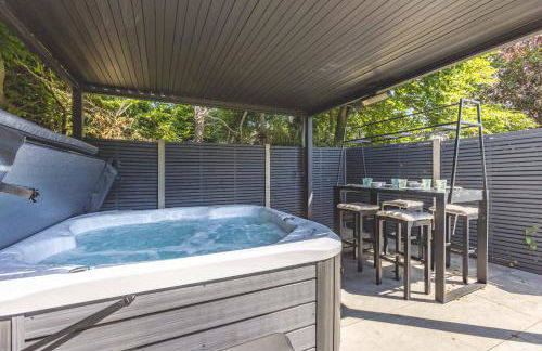 FAMILY FRIENDLY ESCAPE IN ETON, COUNTRYSIDE VIEWS with Hot Tub - By Tempstay - Foto 3