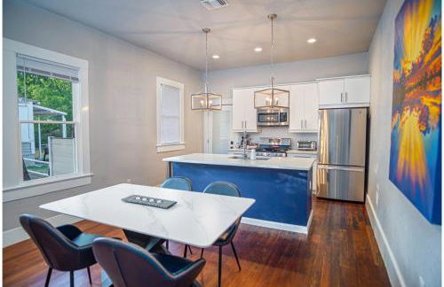 Chic Downtown Farmhouse With Garden and BBQ Grill - Photo 10