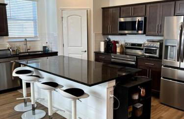 Beach Lovers New House! 10 min to beach - 6 guests - Foto 34