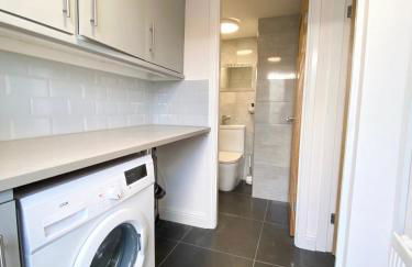 Modern 4-bed Cottage Llanwrst Town Centre & Parking - Snowdonia! near Betws-y-Coed - Photo 36