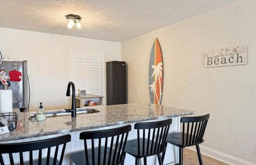 Out To Sea - Oceanfront 2 Bedroom, 2 Bath Condo - Foto 34