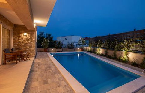 Villa with nice pool, luxuriously furnished, quiet area - by TRAVELER tourist agency Krk ID2389 - Foto 43