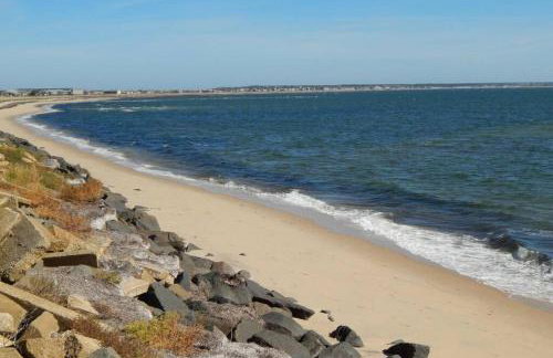 P-Town 2br Beach Beauty on the Bay. Water View! - Foto 1