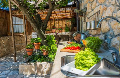 Villa Cocoon - Vacation Home with Heated Pool & Garden - Foto 12