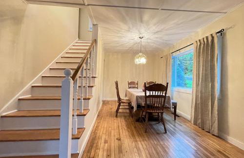 Dual-Home Berkshire Retreat Sleeps 16 - Foto 11